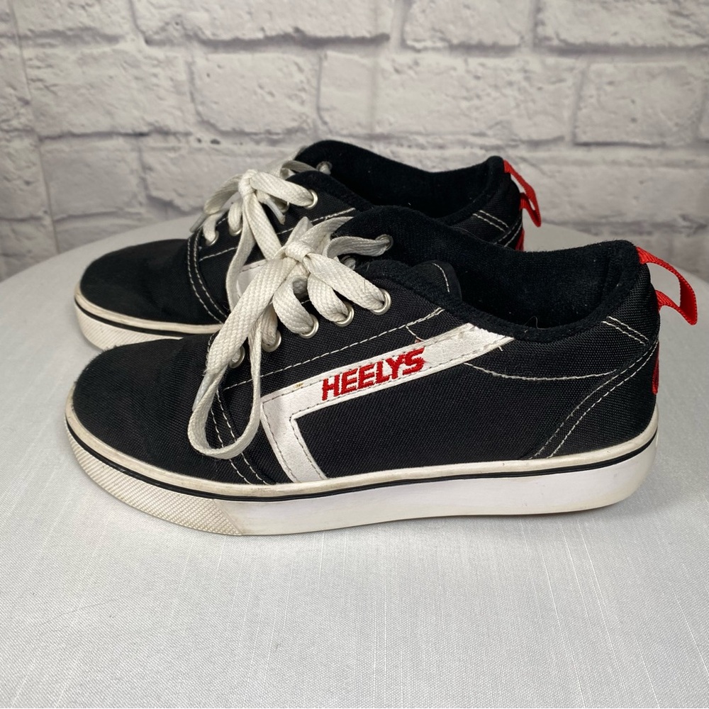 Heelys GR8 Pro 20 Skate Sneaker Size 4 Kids
